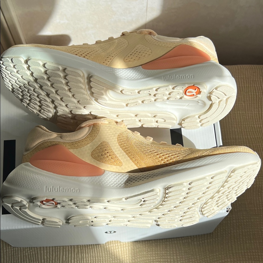 lululemon Beyondfeel running Women's Peach and White Sneakers - Picture 2 of 6